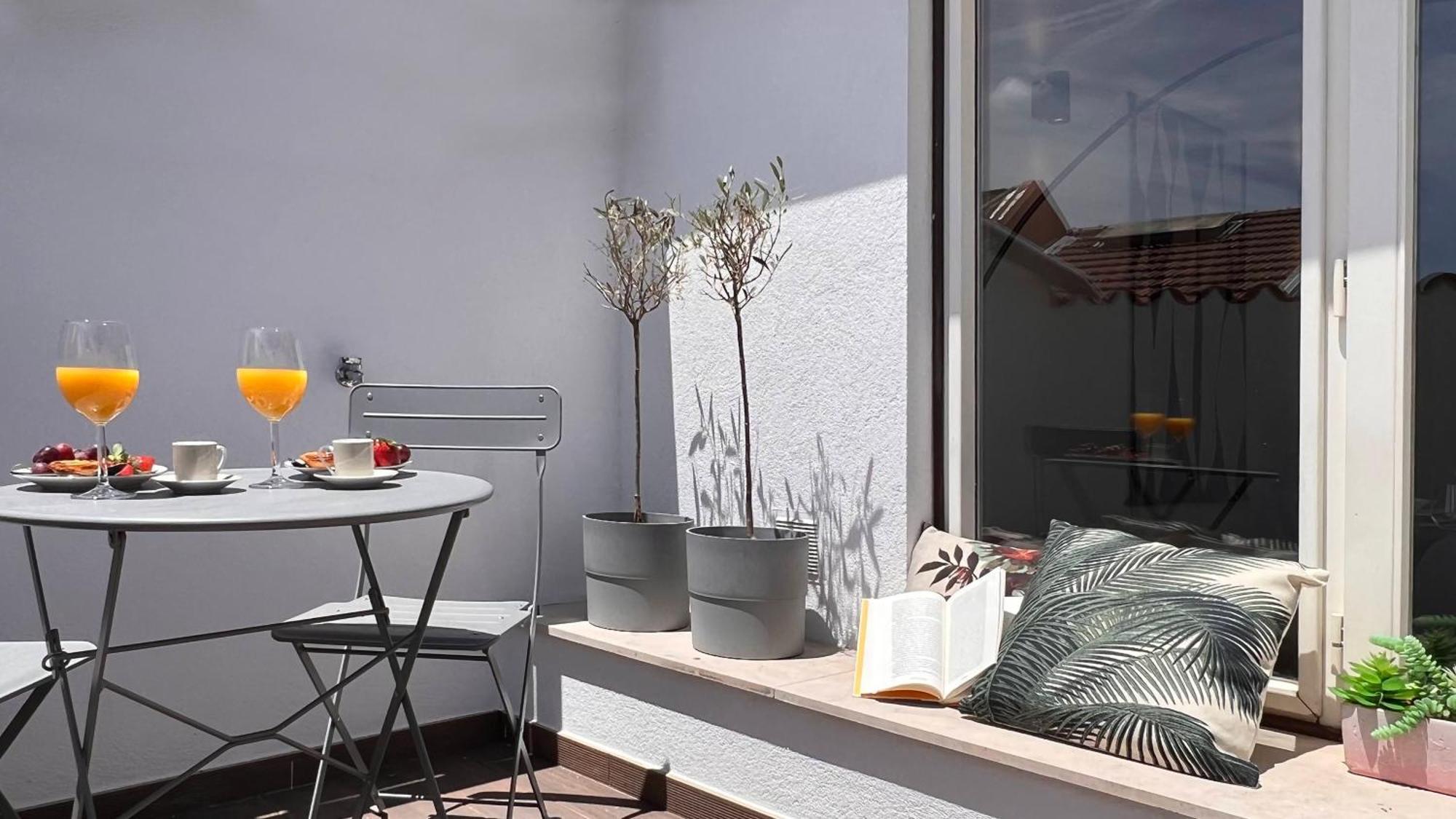 Moeda'82 - Downtown With Terrace Apartment